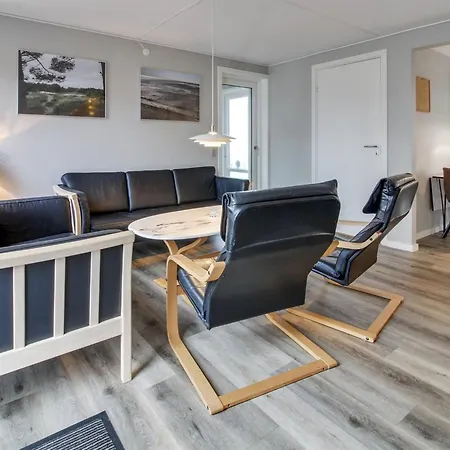 Anouk - 1-7km From The Sea By Interhome *