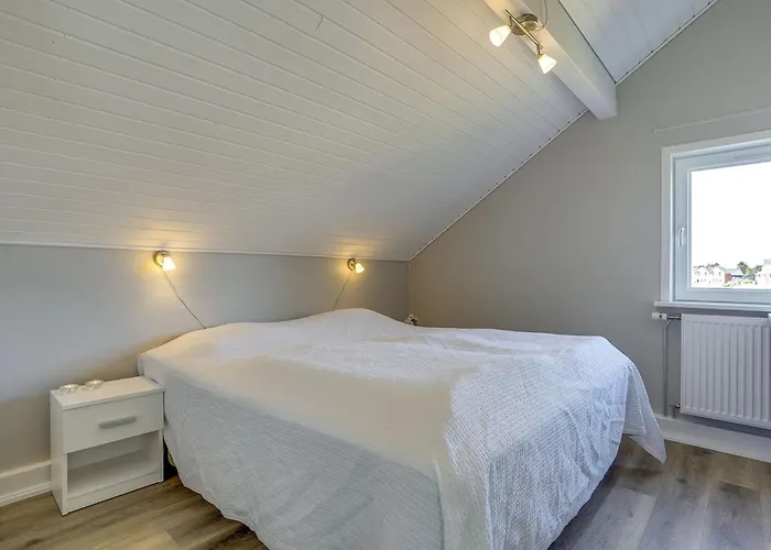 Lägenhet Anouk - 1-7km From The Sea By Interhome